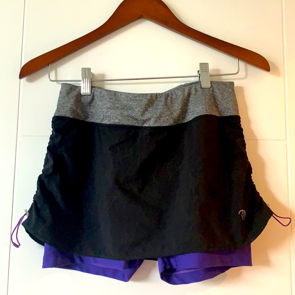 Black Athletic Skort with Ruched Sides and Zip Pocket